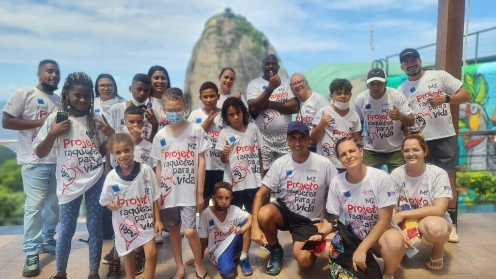 Projeto Raquetes para a Vida leva 30 crianças ao Rio Open, maior torneio de tênis da América Latina